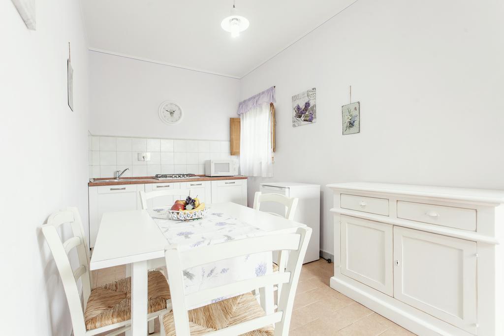 B & B Da Ferro Massarosa Δωμάτιο φωτογραφία